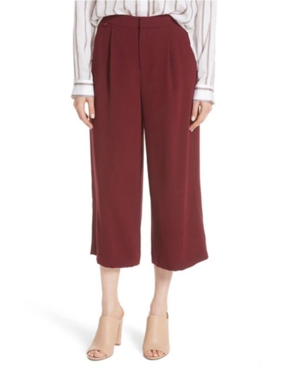 Vince Wide Leg Cropped Pants in Maroon Burgundy Size 6 W/ Pockets and Pleats